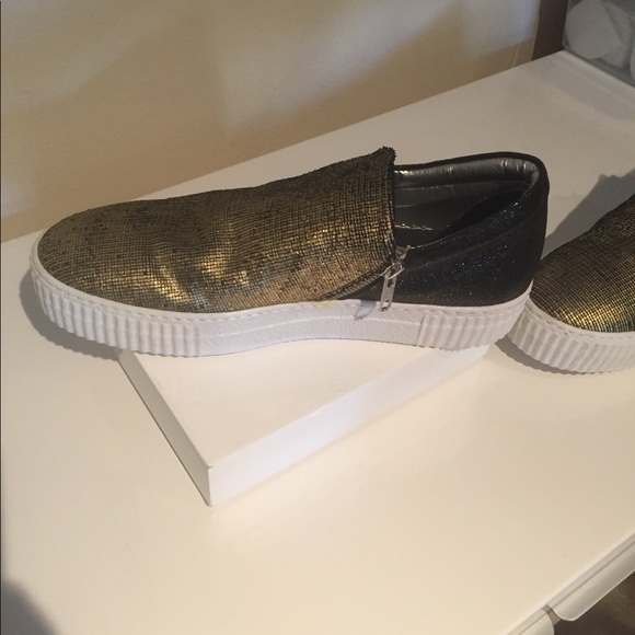 P448 Nine in Metallic gold Slide on Platform Shoe - Picture 7 of 8
